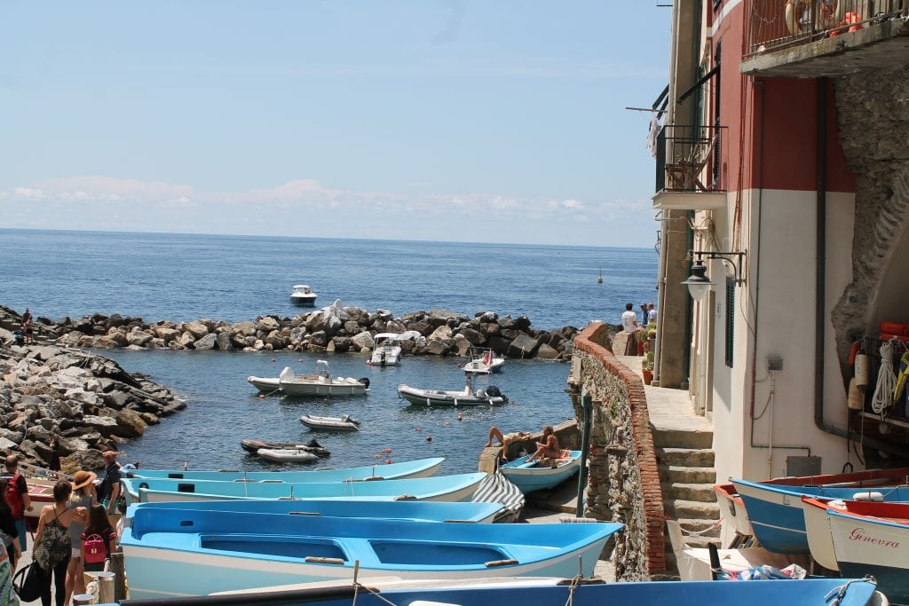 fishing boats vernazza harbour