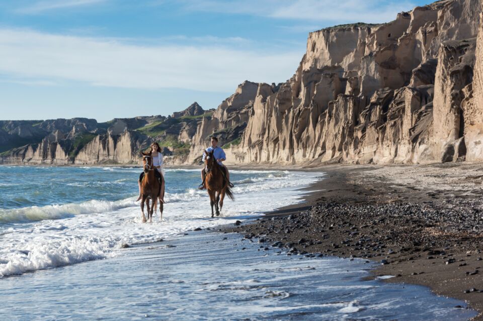 eros beach horse riding santorini
